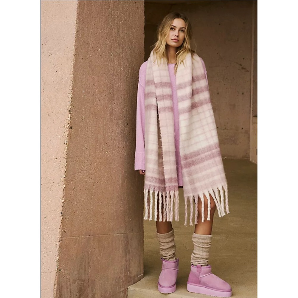 Free People Falling For You Pink Plaid Cozy Fringe Scarf Wrap 20 x‎ 80